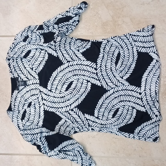 Work Outfit - Picture 4 of 6